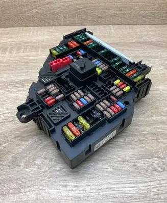 BMW 5 F10 F11 Fuse module 9252813 17033451