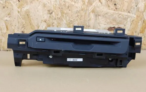 Lexus UX Radio/CD/DVD/GPS head unit 8614076E40