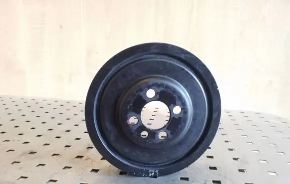 Volkswagen Touran I Crankshaft pulley 03G105243