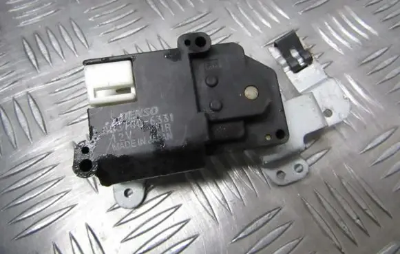 Toyota Camry Air flap motor/actuator 0637006331 063700-6331