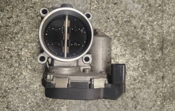 BMW 1 E81 E87 Throttle valve 7561066 0870803868 A2C53115534