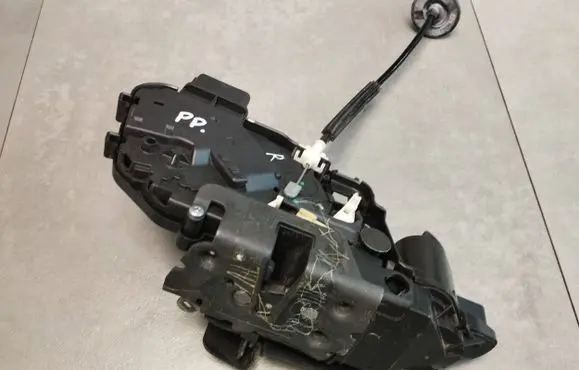 Land Rover Range Rover Sport L320 Front door lock 6W8A21812GD A048317