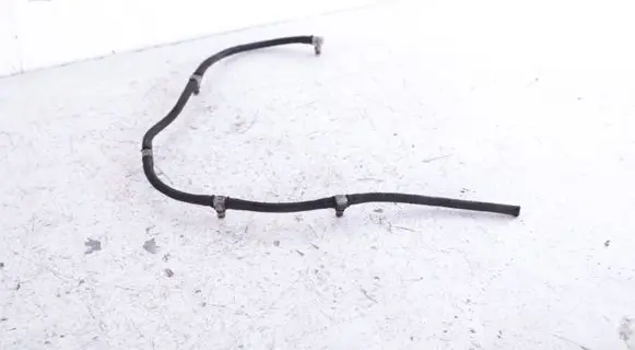 Volvo XC70 Fuel return line/hose 0907