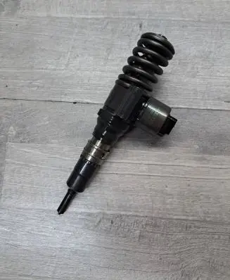 Audi A4 S4 B8 8K Fuel injector 03G130073G