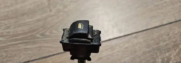 Peugeot Partner Electric window control switch 96624281
