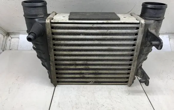 Audi A4 S4 B7 8E 8H Intercooler radiator 8E0145806M