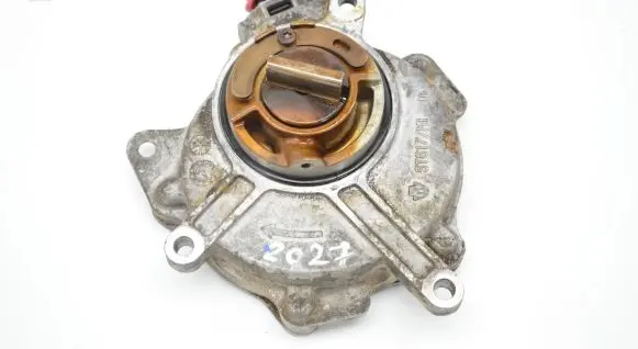 Volkswagen Eos Vacuum pump 06D145100G