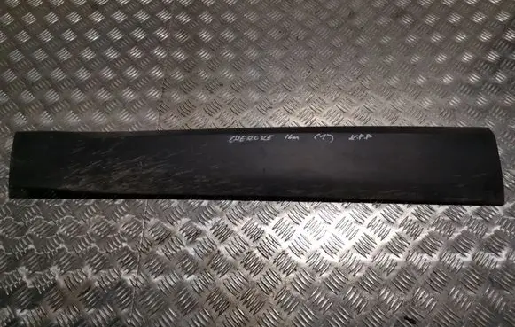 Jeep Cherokee Front door trim (molding) 1YW33TRMAB