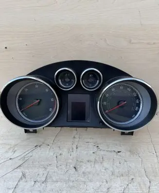 Opel Insignia A Speedometer (instrument cluster) 13327311 365903926