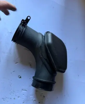 KIA Sportage Air intake duct part 281382Y310