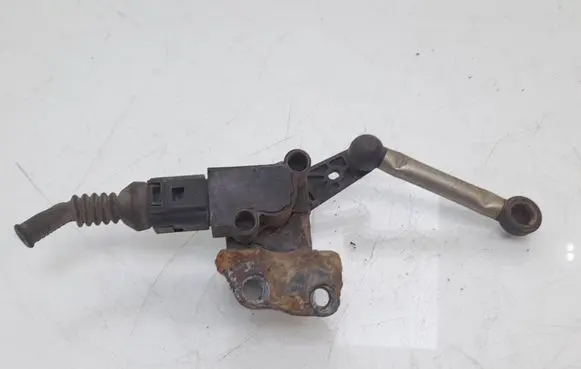 Headlight/headlamp level sensor