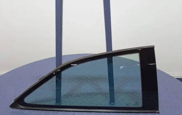 Audi A5 8T 8F Rear side window