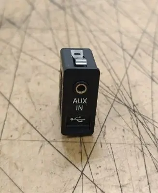 BMW 5 GT F07 AUX in-socket connector 61319129651 61319129 9129