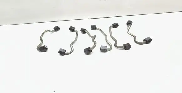 Fuel injector supply line/pipe