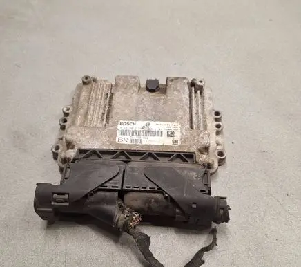 Opel Zafira B Engine control unit/module 55198922 1039S11633 0281012549