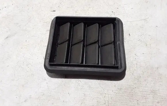 Dodge Durango Fender grill 68260545AA