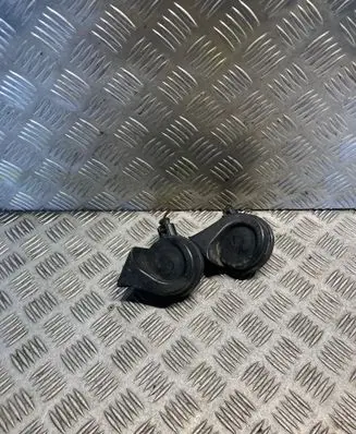 Volkswagen Jetta VI Horn signal 5C0951221B 5C0951223C