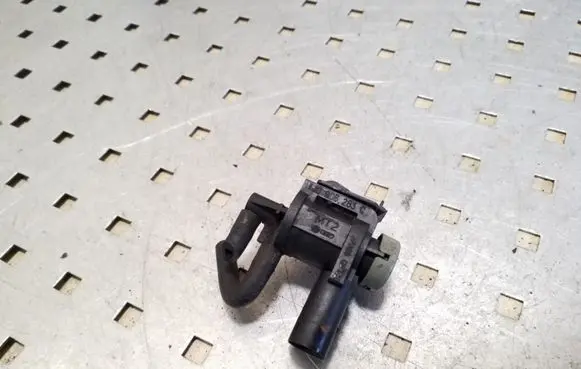 Audi A3 S3 8P Turbo solenoid valve 1J0906283C