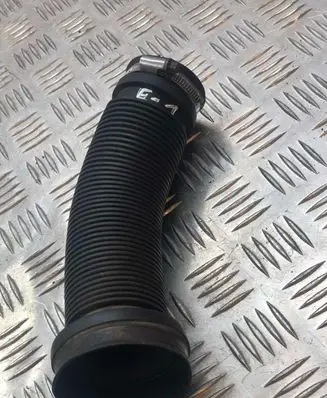Opel Astra H Air intake duct part 13105267