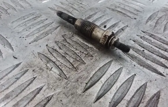 BMW 3 E36 Glow plug 11721792