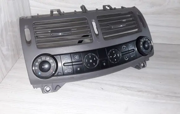 Mercedes-Benz E W211 Climate control unit 2118300590
