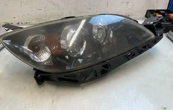 Mazda 3 I Headlight/headlamp