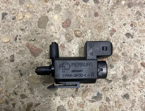 BMW 5 F10 F11 Turbo solenoid valve 70231800 7810831 12T013
