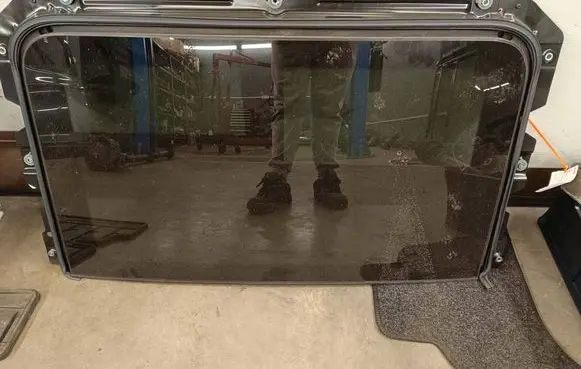 BMW X3 F25 Sunroof glass 