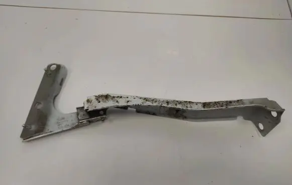 Audi A5 8T 8F Fender mounting bracket 8T0821136A
