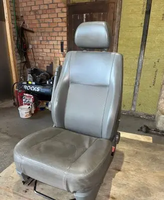 Volkswagen Transporter - Caravelle T5 Front passenger seat 7H0881303E
