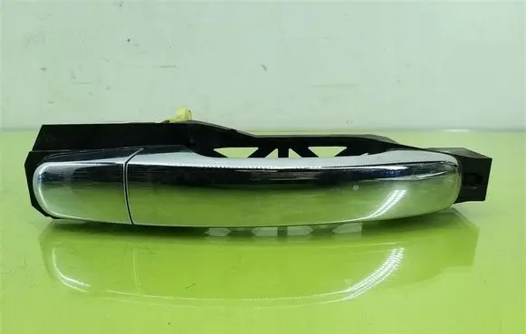 Chevrolet HHR Rear door exterior handle