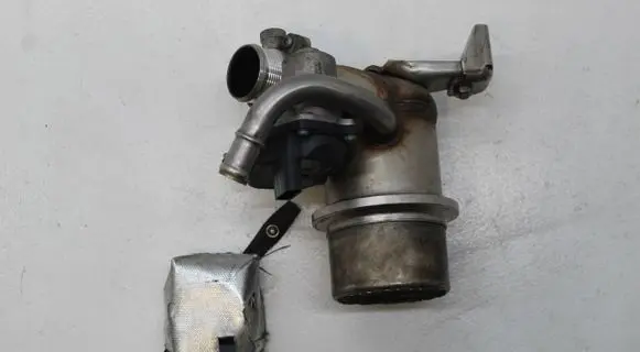 Skoda Superb B8 (3V) EGR valve cooler 04L131512BG
