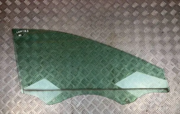 Seat Leon IV Front door window glass four-door