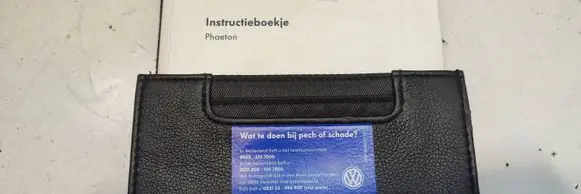 Volkswagen Phaeton Owners service history hand book 