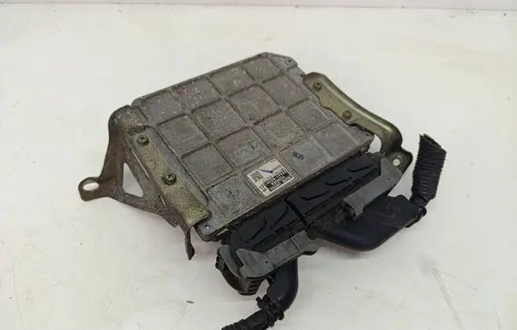 Toyota Corolla E140 E150 Engine control unit/module 8966102D91
