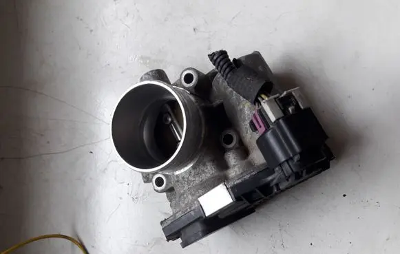 Opel Astra J Engine shut-off valve 