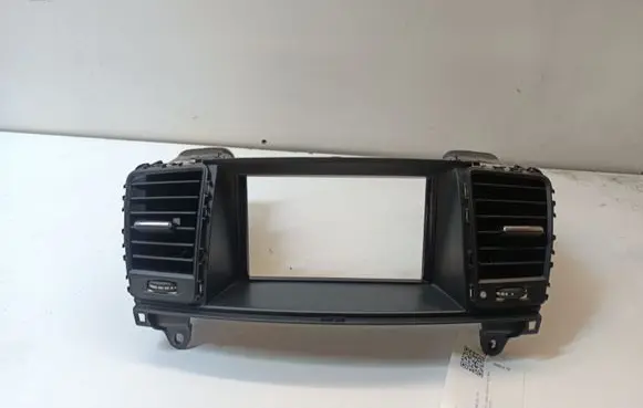 Mercedes-Benz ML W166 Dash center air vent grill A1668300654