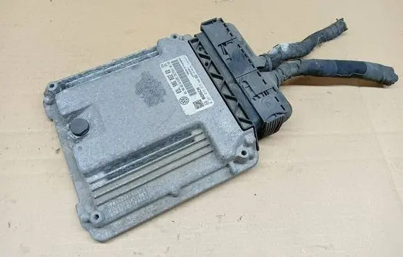 Skoda Octavia Mk2 (1Z) Engine control unit/module ECU 03L906022RD 03L906022GA 0281015875