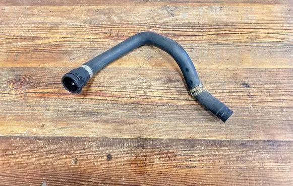 BMW 3 E90 E91 Engine coolant pipe/hose 9222651