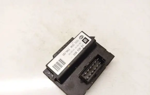 Opel Astra H Tow bar relay 24453850