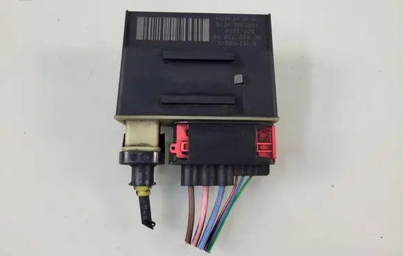 Peugeot 308 Glow plug pre-heat relay 9662570880
