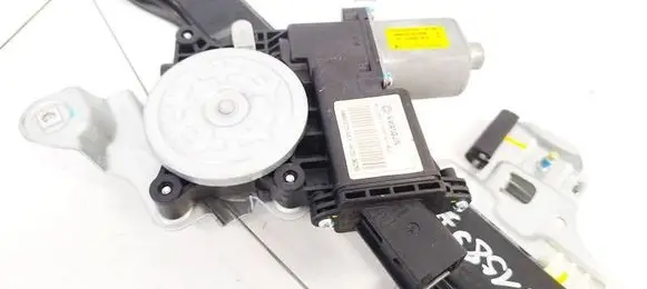 Opel Mokka X Front door window regulator motor 98810SUV20