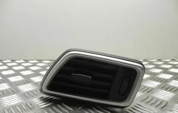 Nissan X-Trail T32 Rear air vent grill 687614CE1A T4140