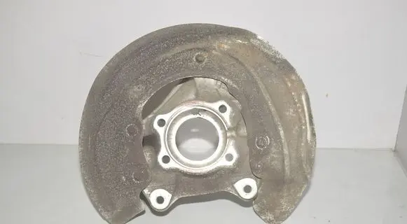 Front wheel hub