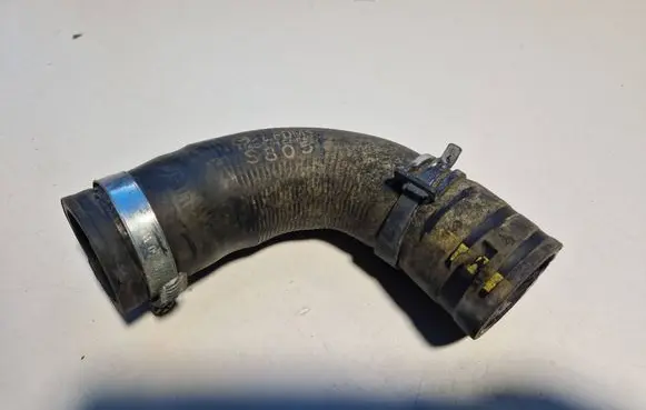 Coolant pipe/hose