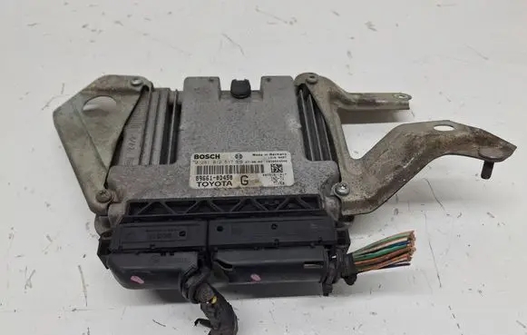 Toyota Yaris Engine control unit/module 0281012517 896610D450 1039S23506