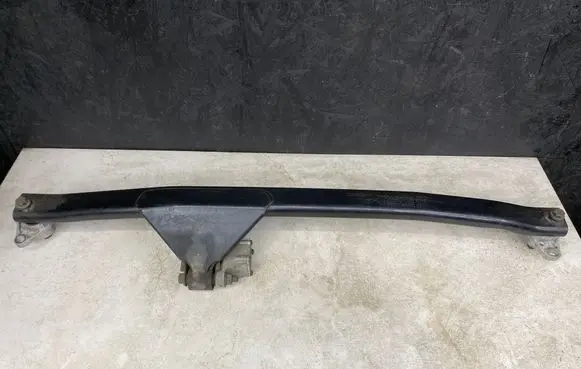 Volvo XC90 Front strut bar 119M05