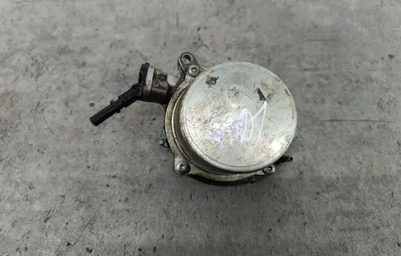 Peugeot 308 Vacuum pump 