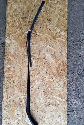 Chrysler Town & Country V Front wiper blade arm