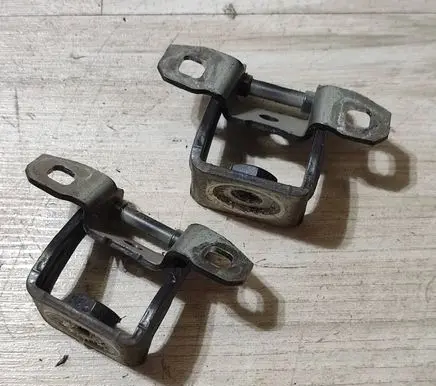 Fiat 500X Tailgate/trunk/boot hinge 